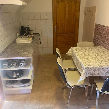 Ferienwohnung Napfeny Apartman Orosháza Exterior foto